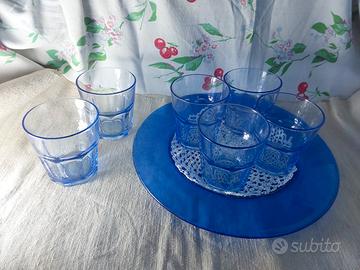 serv.6 bicchieri e piatto vetro blu da party