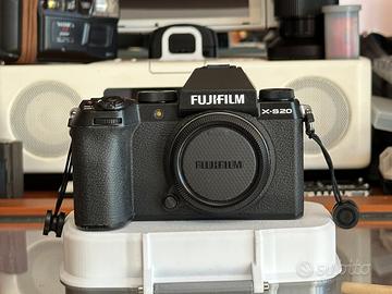 Fujifilm X-S20