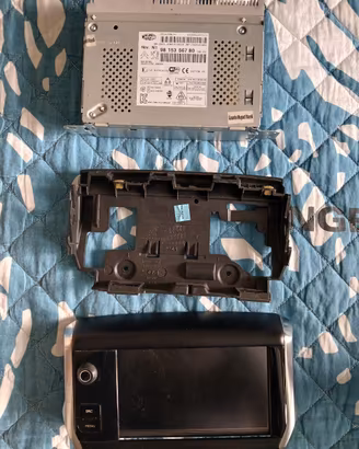 radionavigatore auto  SMEG +IV2 per Peugeot usato