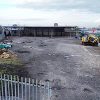 Terreno uso deposito con capannone coperto