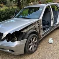 Ricambi Mercedes benz sw 220 cdi