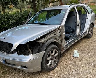 Ricambi Mercedes benz sw 220 cdi