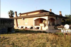 Villa a Aprilia