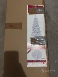 Albero di natale bianco più addobbi