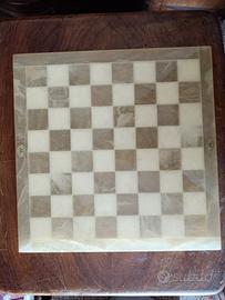 scacchiera in alabastro 