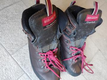 Scarponi da trekking in montagna 