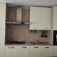 Cucina e parete attrezzata