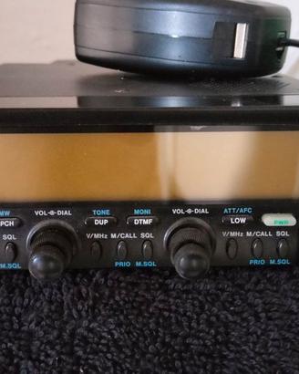 Radio Icom Delta100H -- Tribanda V+U+1200
