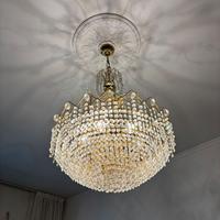 Mobili d'arredo, lampadari, divani e letto matrim