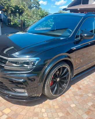 VW Tiguan Allspace 2.0 TDI 4 Motion 7 Posti R-line