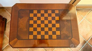 Tavolino da scacchi intarsiato