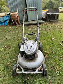 TAGLIAERBA A BENZINA MARCA GRIN