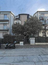 Immobile in asta di 91 m² con 2 locali e box auto 
