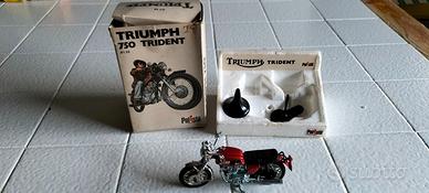 TRIUMPH 750 TRIDENT 1:24 POLISTIL