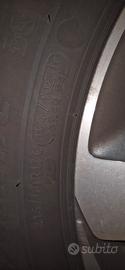 4 gomme 215/60 R17 104 H