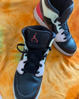 Nike air Jordan 1 mid glow in the dark