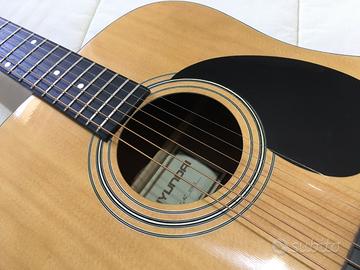 Chitarra acustica come nuova