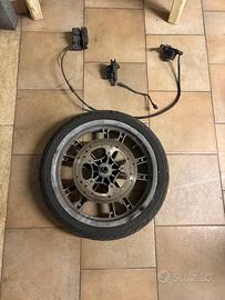 Gomma con cerchione beverly e sh 300