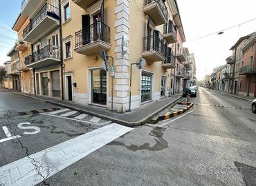 A ffittasi in zona centrale ufficio pari al nuovo