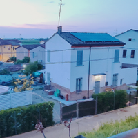 ViIlla con giardino, piscina , fotovoltaico