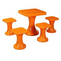 Set di Tavolini Anni 70 in Materiale Plastico