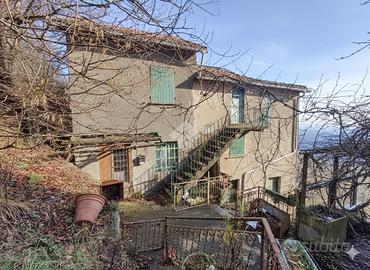 CASA INDIPENDENTE A SAVIGNONE