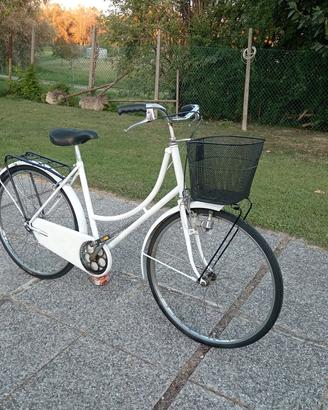 bicicletta donna con cestino pronta all'uso 