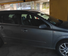 Autocarro Opel astra