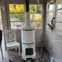 stufa d’epoca in ceramica