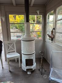 stufa d’epoca in ceramica