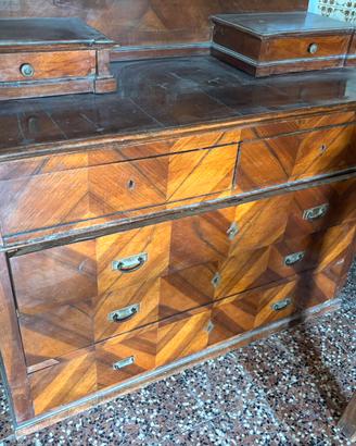 Mobile in legno antico