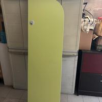 Piano scrivania verde pistacchio con passacavi