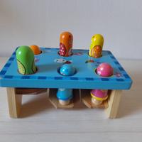 Gioco Picchia l'uccellino in legno