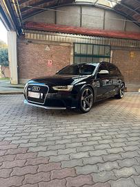 Audi RS4 4.2 V8