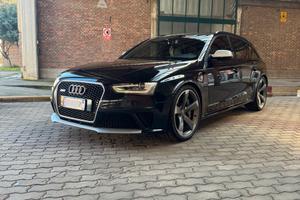 Audi RS4 4.2 V8