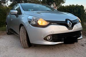 Renault Clio 1.2 NEOPATENTATI benzina. pochi km