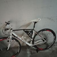 Bici da corsa ibrida marca Elios taglia 48.