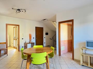 Villetta su tre livelli con giardino