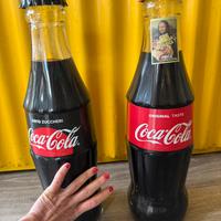 Bottiglie coca cola giganti