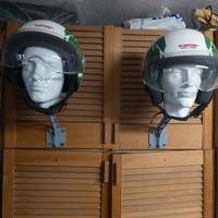 due caschi come nuovi due manichini € 100 ritiro a