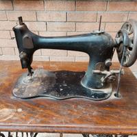 Antica macchina da cucire Singer vntage 