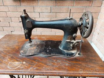 Antica macchina da cucire Singer vntage 