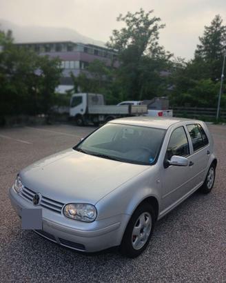 Volkswagen  Golf