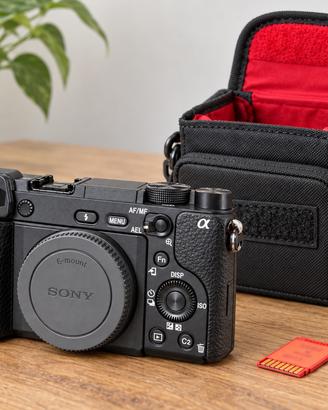 Sony a6300 mirrorless 4K + obiettivo 16-50 OSS