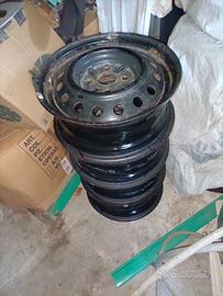 Cerchi acciaio 14 pollici toyota