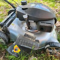 Rasaerba semovente con motore Honda GCVx 200 