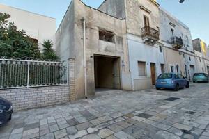 Ampio garage in zona centrale a Mesagne (BR).