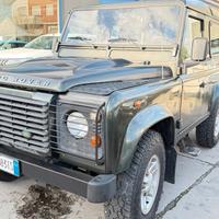Land Rover Defender 90 2.4 TD4 Station Wagon SE