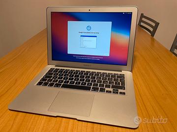 Macbook Air i5, 4gb ram, 128 sdd, 256gb SD