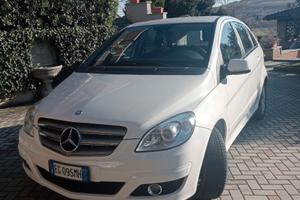 Mercedes Benz B180
